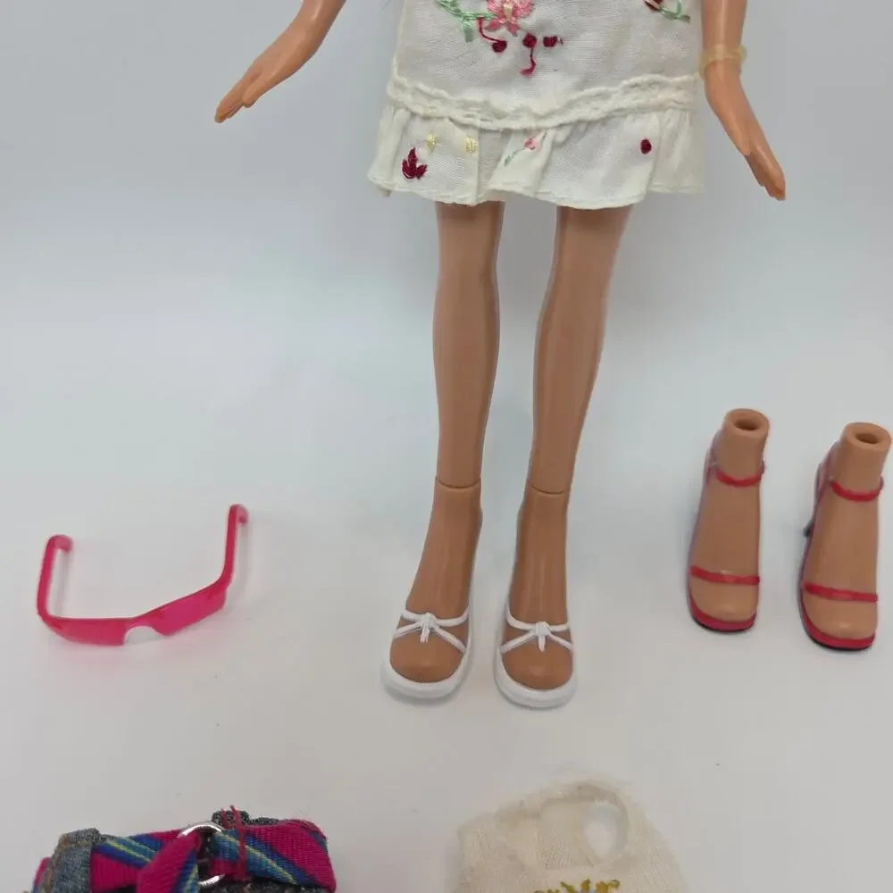 Vintage 2004 Bratz Funk Out Yasmin Doll Near Complete Original Outfits Shoes
